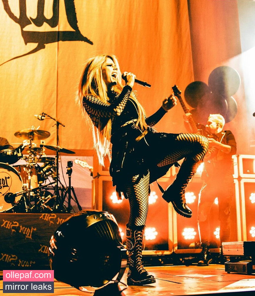 Latest Leaks Avril Lavigne Nude #908 - Fapello