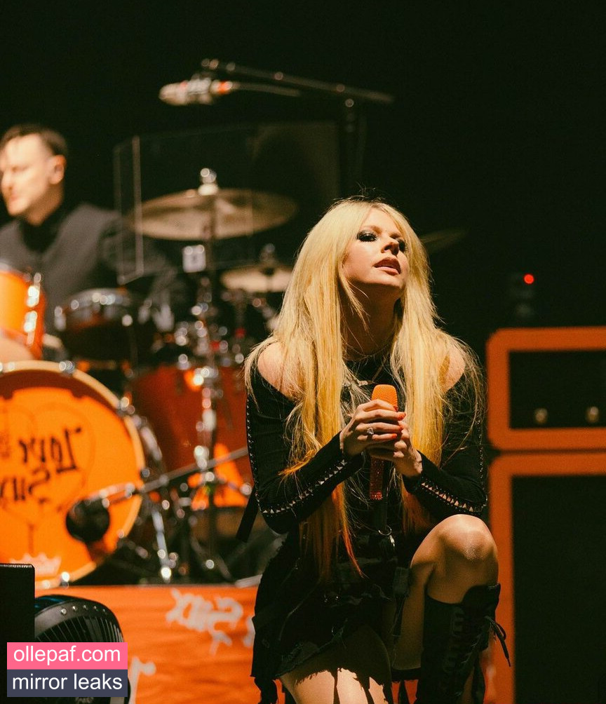 Latest Leaks Avril Lavigne Nude #909 - Fapello