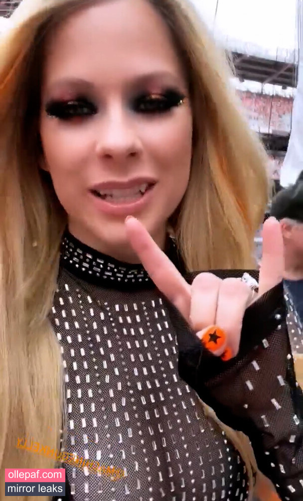 Latest Leaks Avril Lavigne Nude #946 - Fapello