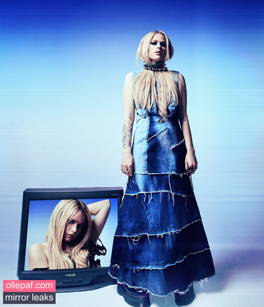 Latest Leaks Avril Lavigne Nude #96 - Fapello