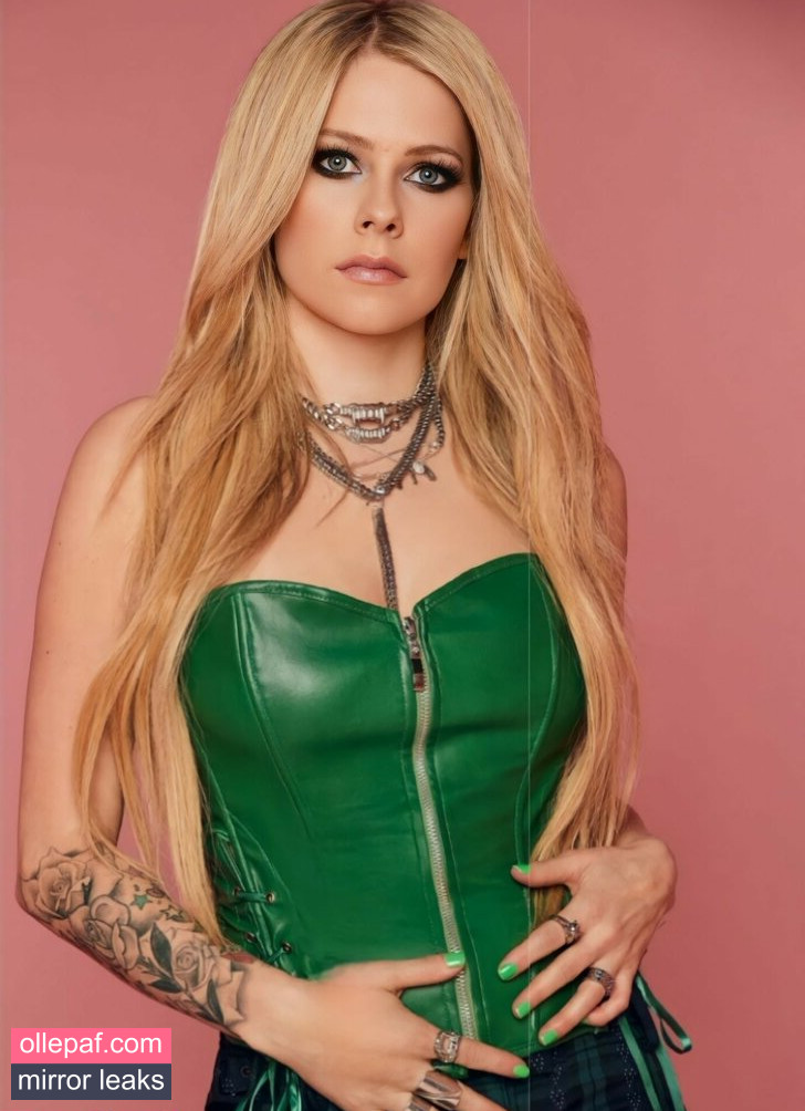 Avril Lavigne Nude Leaks OnlyFans #981 - Fapello