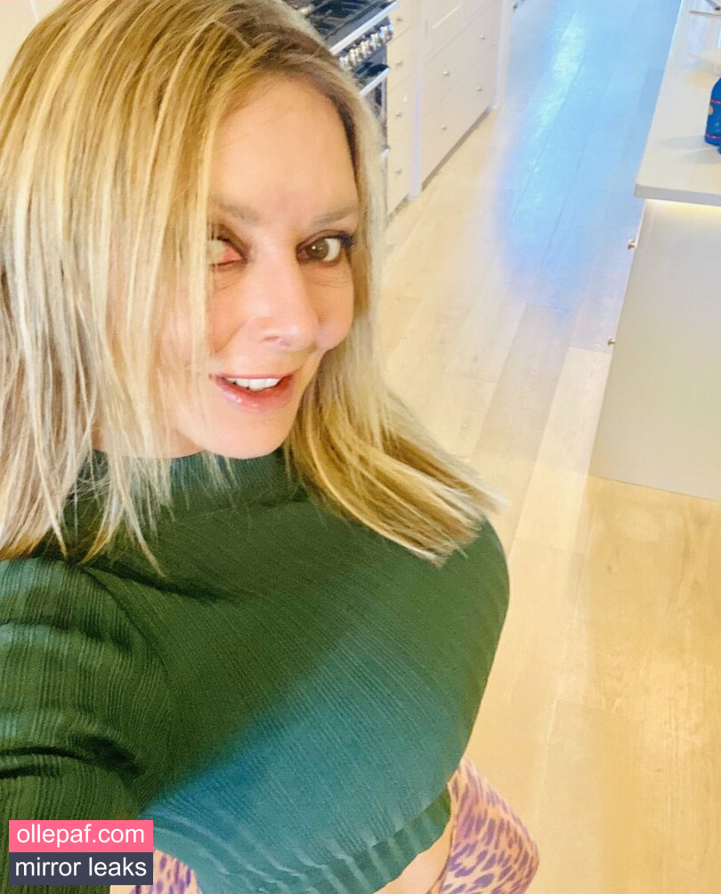 Carol Vorderman Nude Leaks OnlyFans #1498 - Fapello