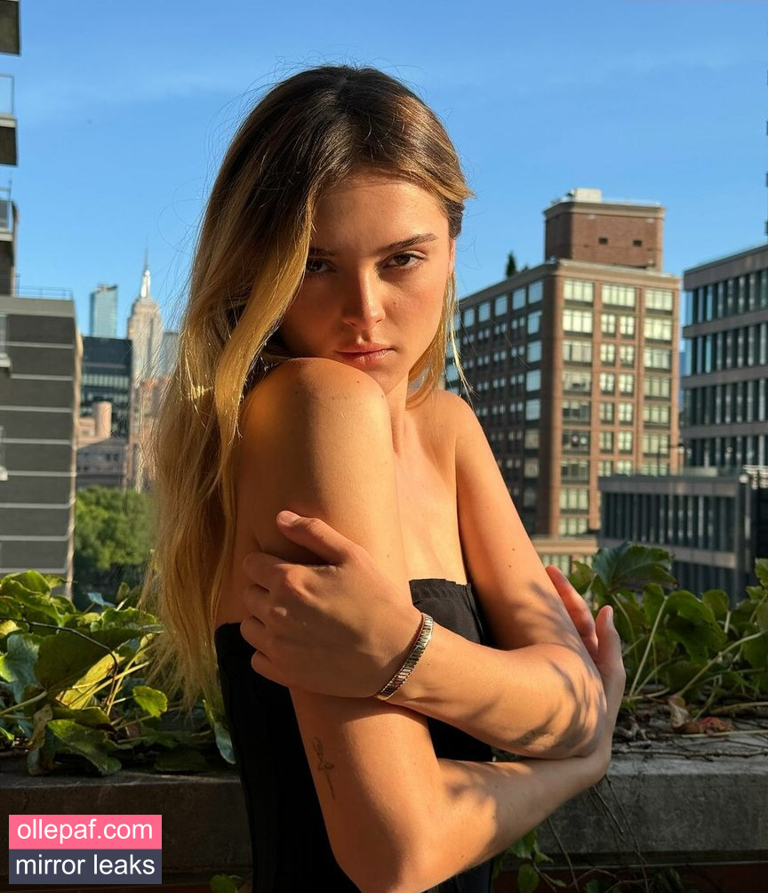 Latest Leaks Charlotte Lawrence Nude #171 - Fapello