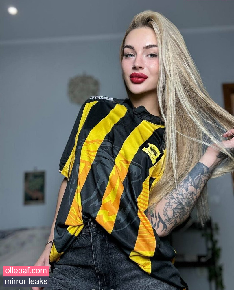 cosmicdaya Nude Leaks OnlyFans - Fapello