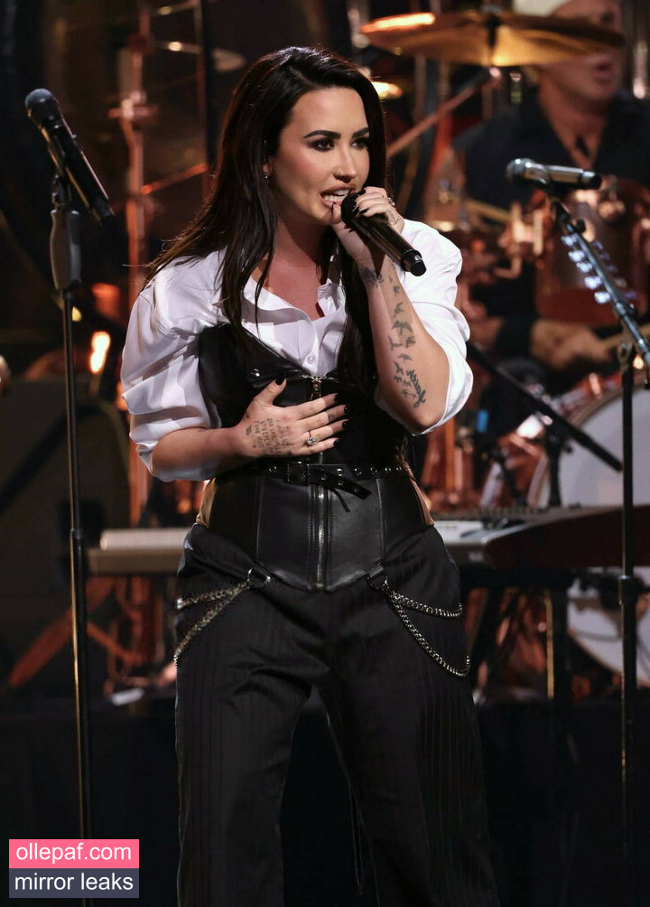 Latest Leaks Demi Lovato Nude #21 - Fapello