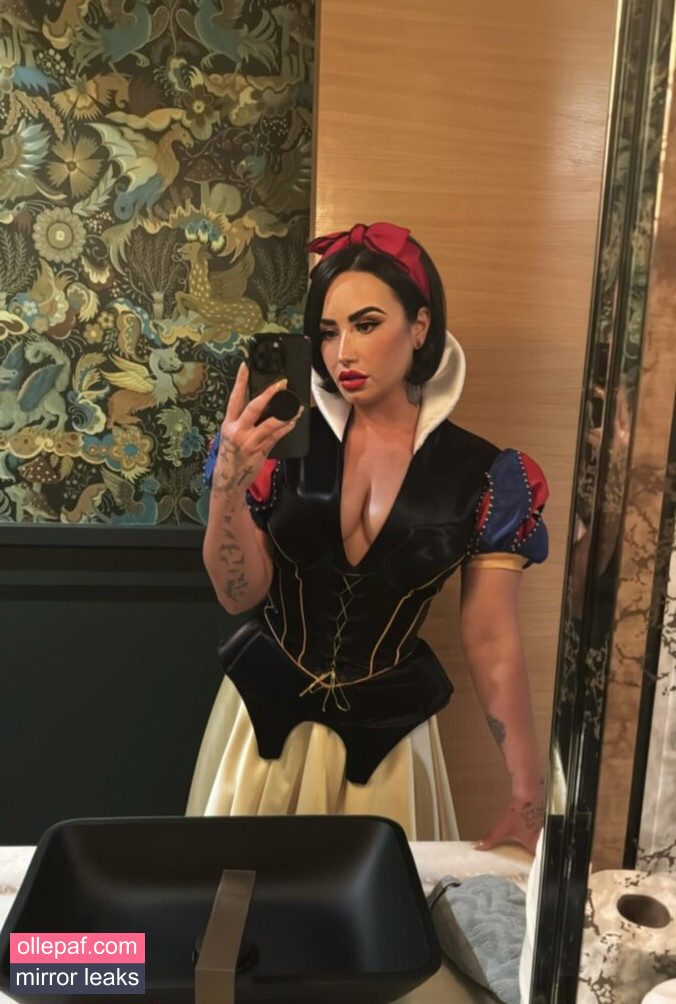 Latest Leaks Demi Lovato Nude #717 - Fapello