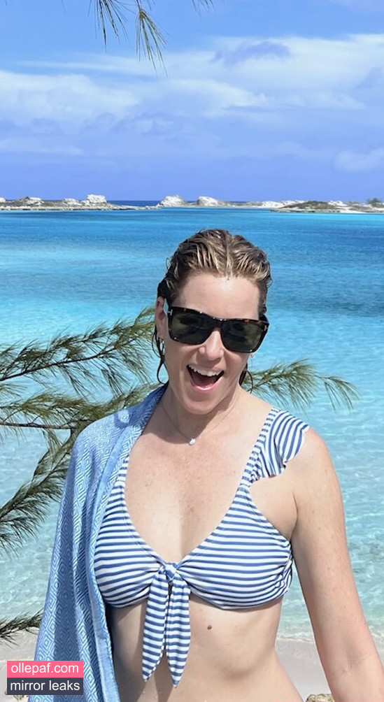 Latest Leaks Elizabeth Banks Nude #3 - Fapello