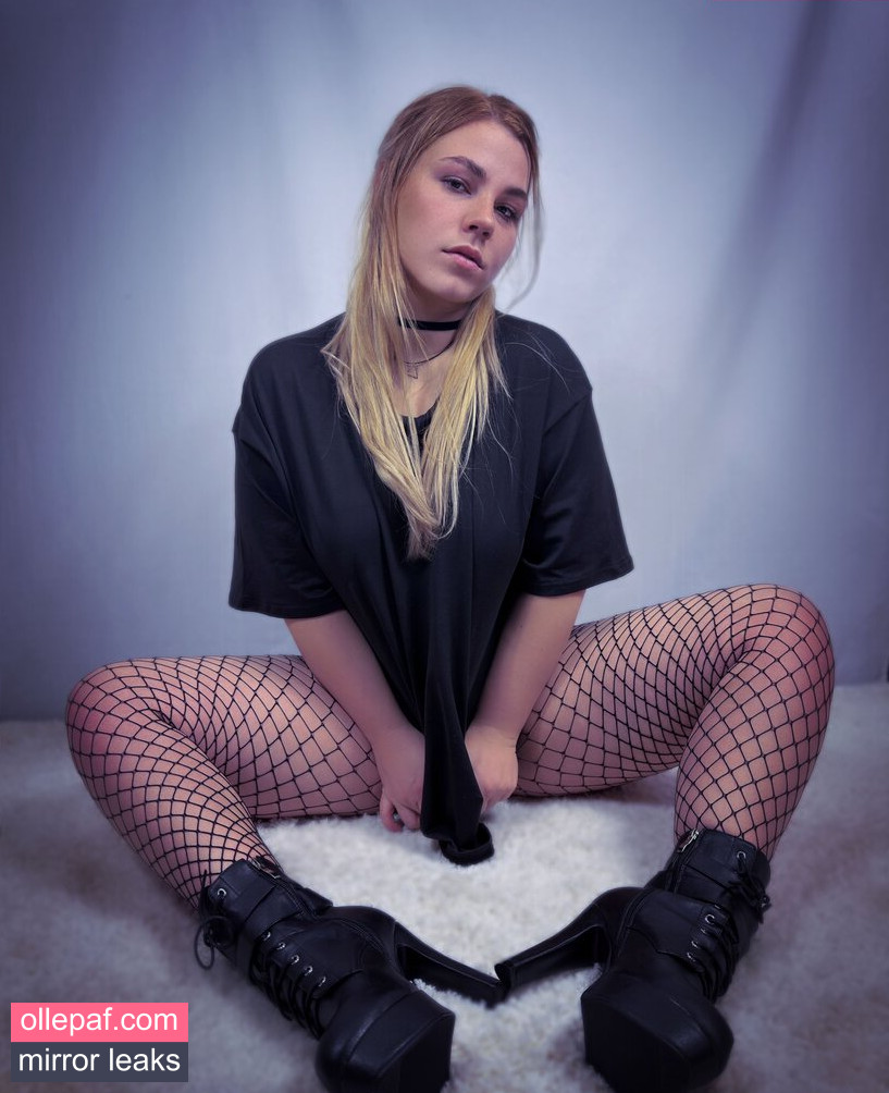 Latest Leaks Emmadizzy / Emma_arty Nude #5 - Fapello