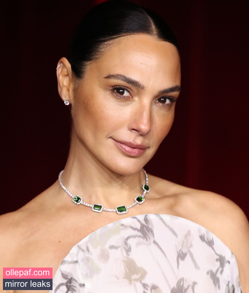 gal_gadot Nude Leaks OnlyFans #1493 - Fapello