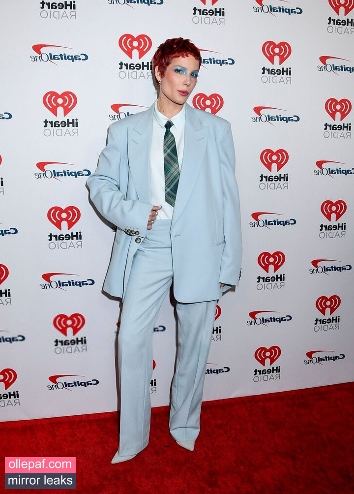 Latest Leaks Halsey Nude #112 - Fapello