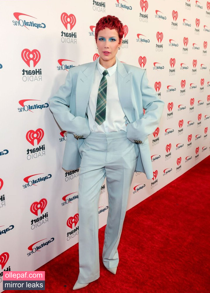 Latest Leaks Halsey Nude #116 - Fapello