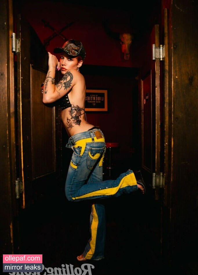 Latest Leaks Halsey Nude #37 - Fapello
