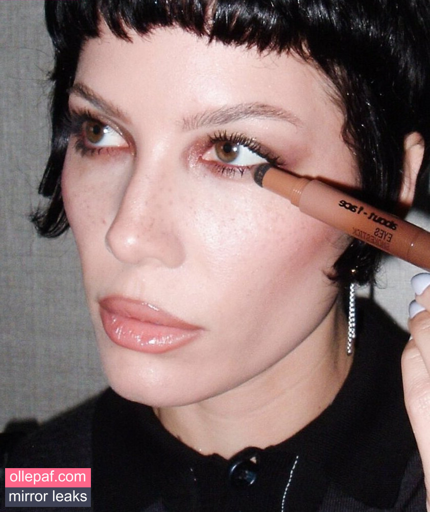 Latest Leaks Halsey Nude #696 - Fapello