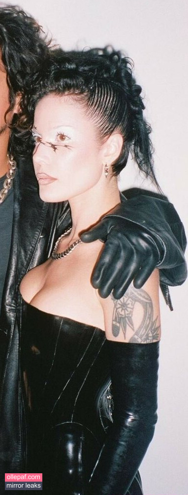 Latest Leaks Halsey Nude #697 - Fapello