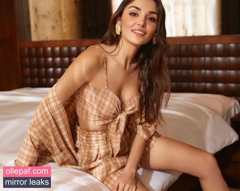 Latest Leaks Hande Ercel Nude #239 - Fapello