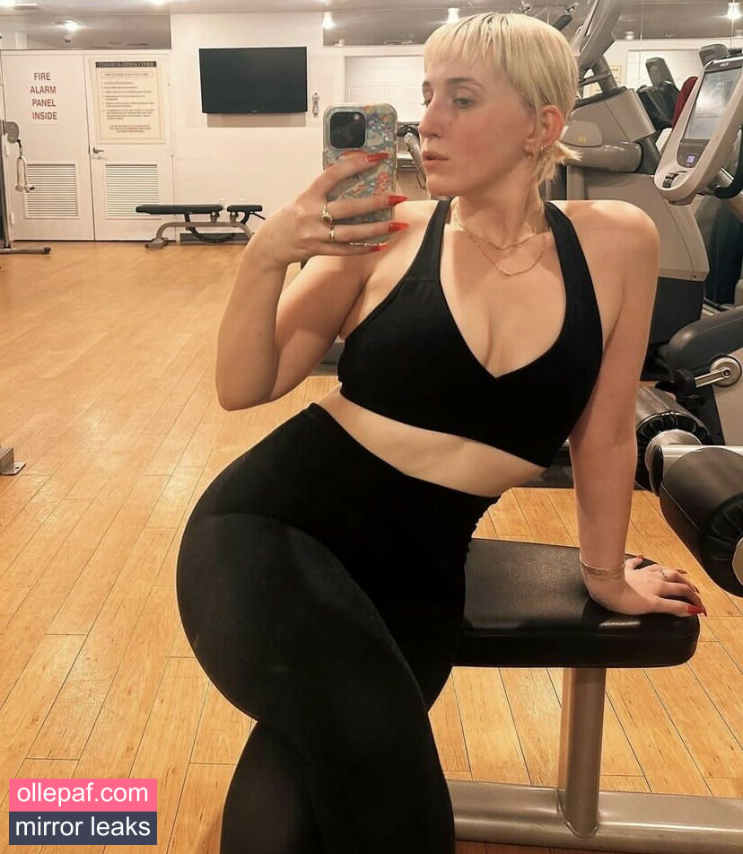 Latest Leaks Harley Quinn Smith Nude #105 - Fapello