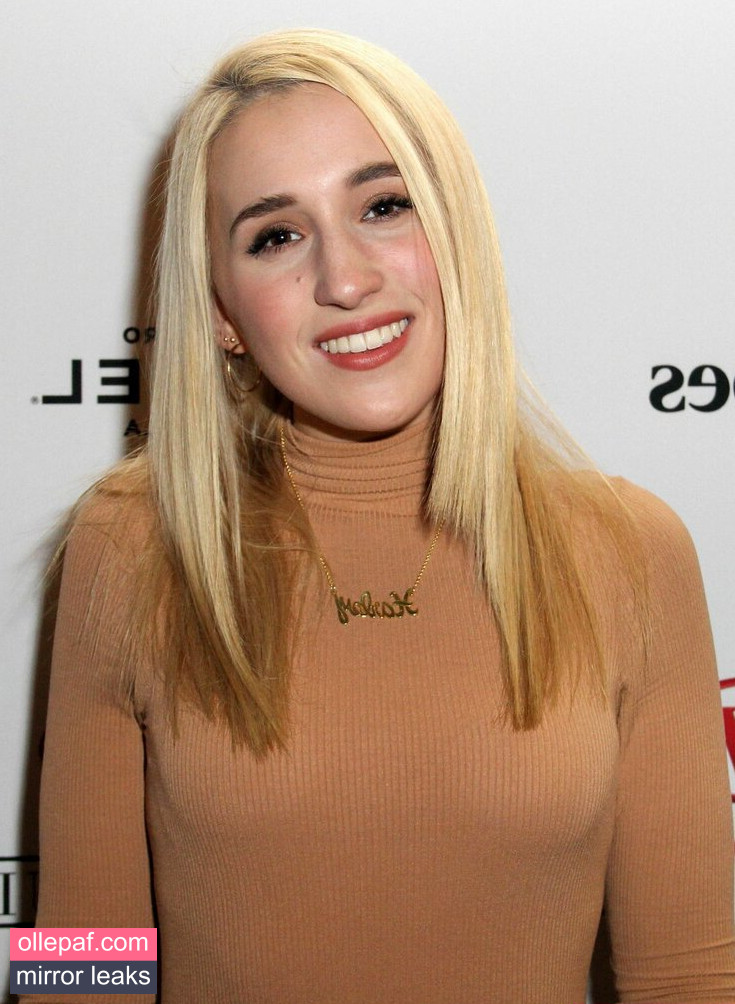 Harley Quinn Smith Nude Leaks OnlyFans #206 - Fapello