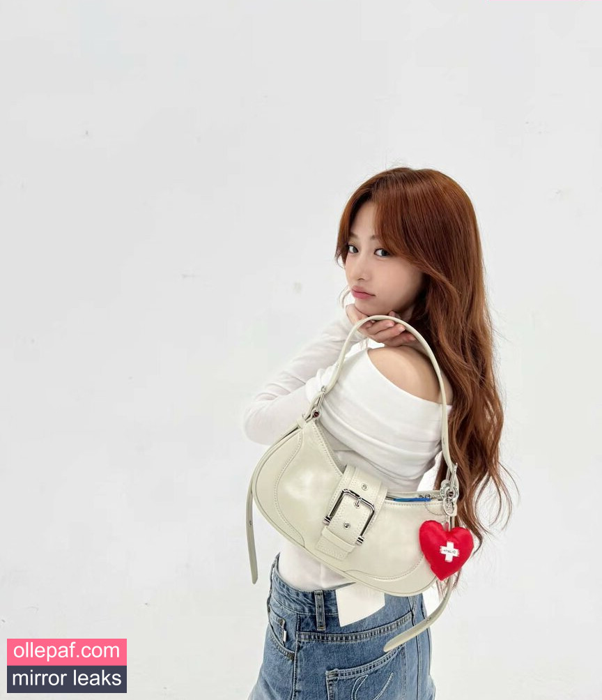 Latest Leaks Huh Yunjin 허윤진 Nude #42 - Fapello