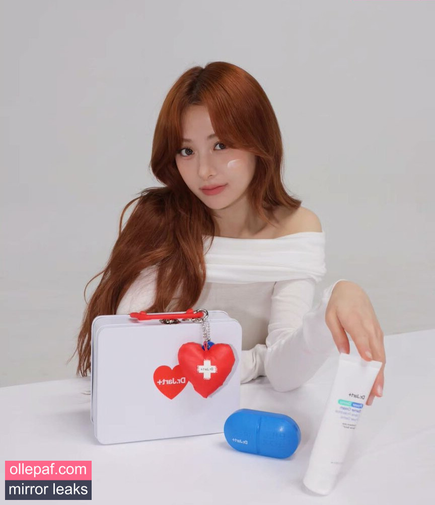 Latest Leaks Huh Yunjin 허윤진 Nude #43 - Fapello