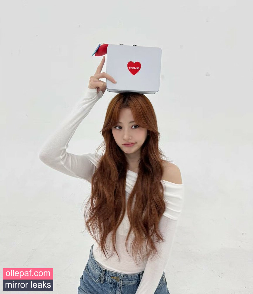 Latest Leaks Huh Yunjin 허윤진 Nude #44 - Fapello