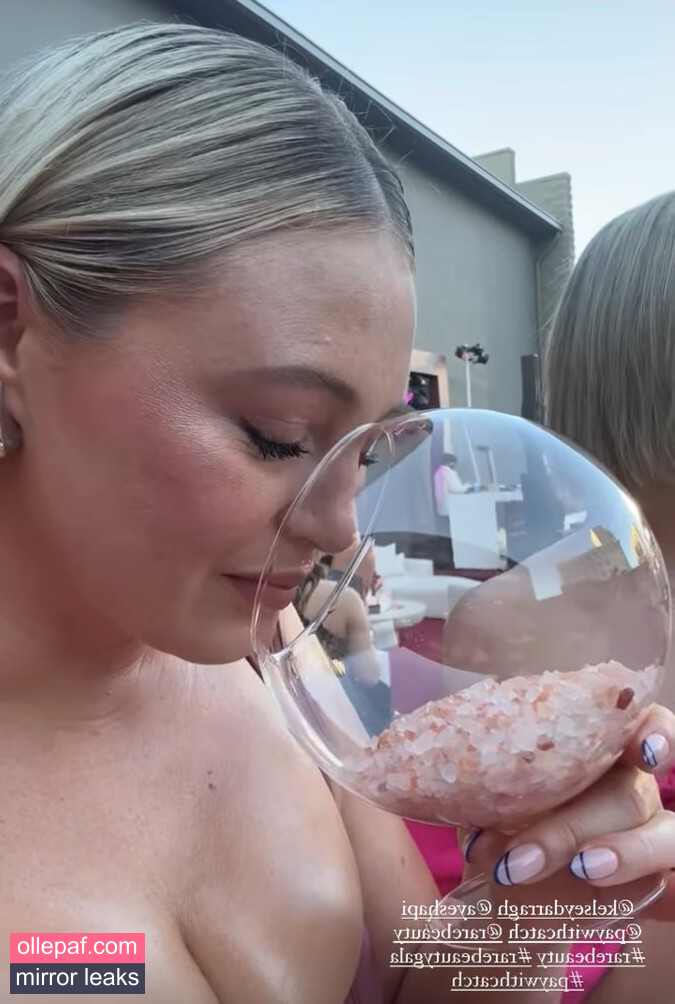Latest Leaks Iskra Lawrence Nude #402 - Fapello