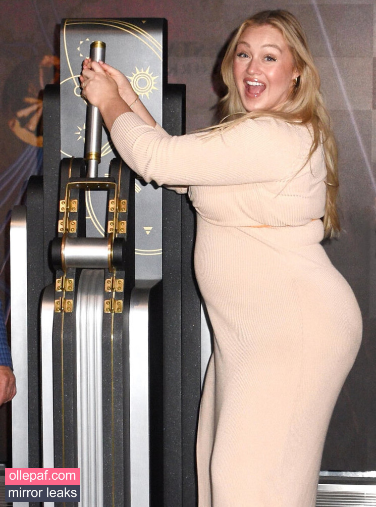 Latest Leaks Iskra Lawrence Nude #89 - Fapello
