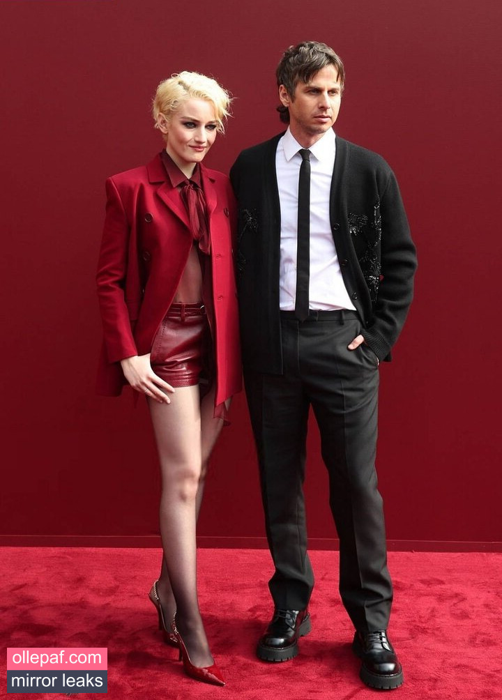Latest Leaks Julia Garner Nude #17 - Fapello