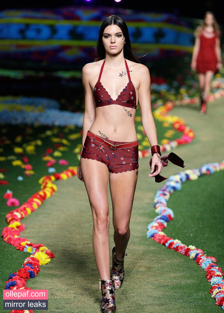 Latest Leaks Kendall Jenner Nude #361 - Fapello