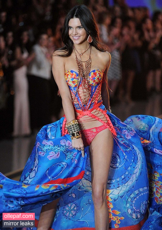Latest Leaks Kendall Jenner Nude #4098 - Fapello