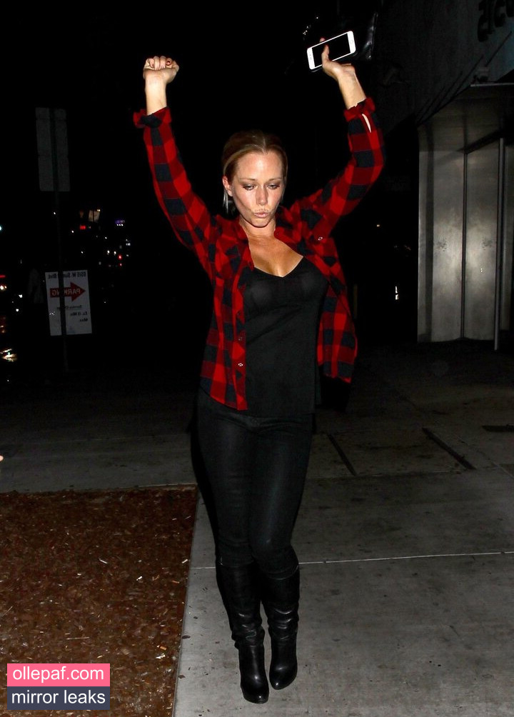 Latest Leaks Kendra Wilkinson Nude #20 - Fapello