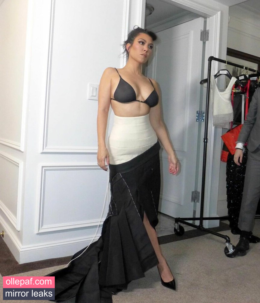Latest Leaks Kourtney Kardashian Nude #1103 - Fapello