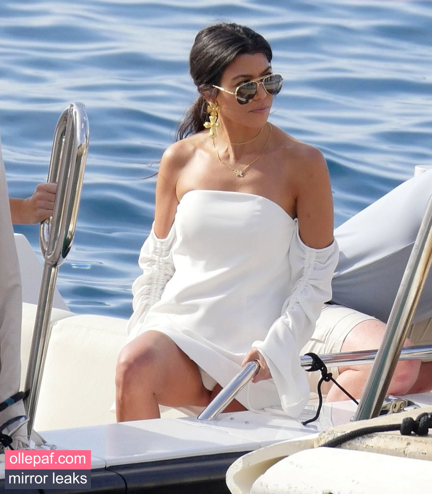 Latest Leaks Kourtney Kardashian Nude #1113 - Fapello