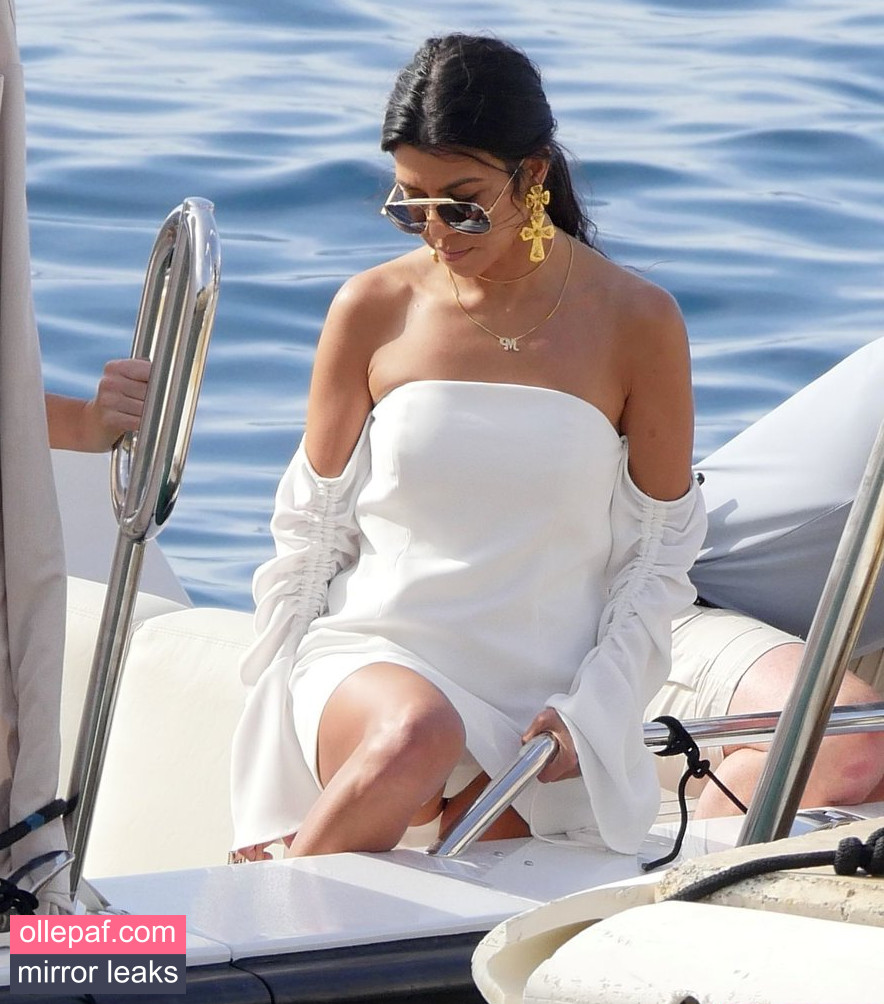 Latest Leaks Kourtney Kardashian Nude #1115 - Fapello