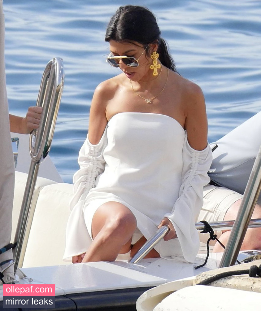 Latest Leaks Kourtney Kardashian Nude #1116 - Fapello