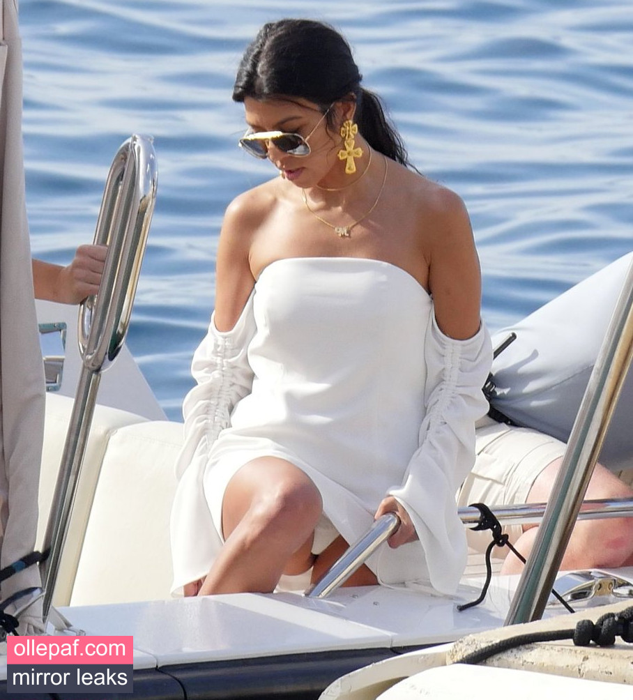 Latest Leaks Kourtney Kardashian Nude #1117 - Fapello