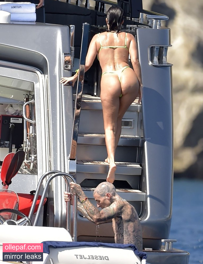Latest Leaks Kourtney Kardashian Nude #1159 - Fapello
