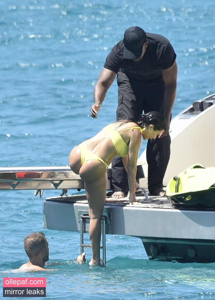 Latest Leaks Kourtney Kardashian Nude #1185 - Fapello