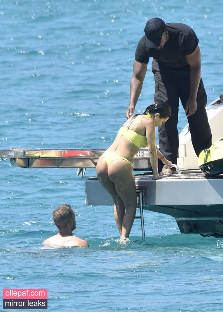 Latest Leaks Kourtney Kardashian Nude #1186 - Fapello