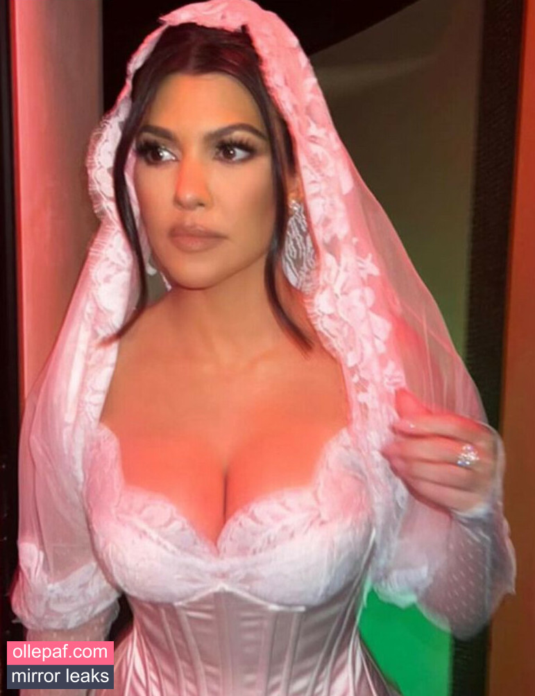 Latest Leaks Kourtney Kardashian Nude #662 - Fapello