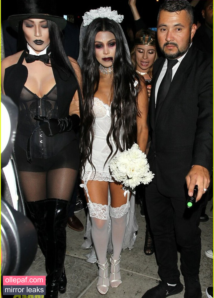 Latest Leaks Kourtney Kardashian Nude #690 - Fapello