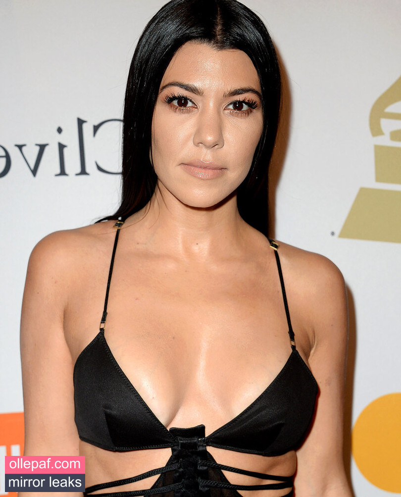 Latest Leaks Kourtney Kardashian Nude #715 - Fapello