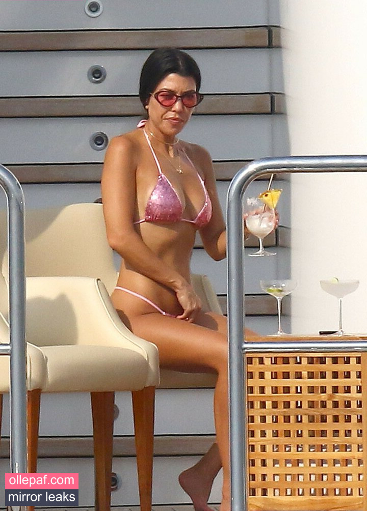 Latest Leaks Kourtney Kardashian Nude #853 - Fapello