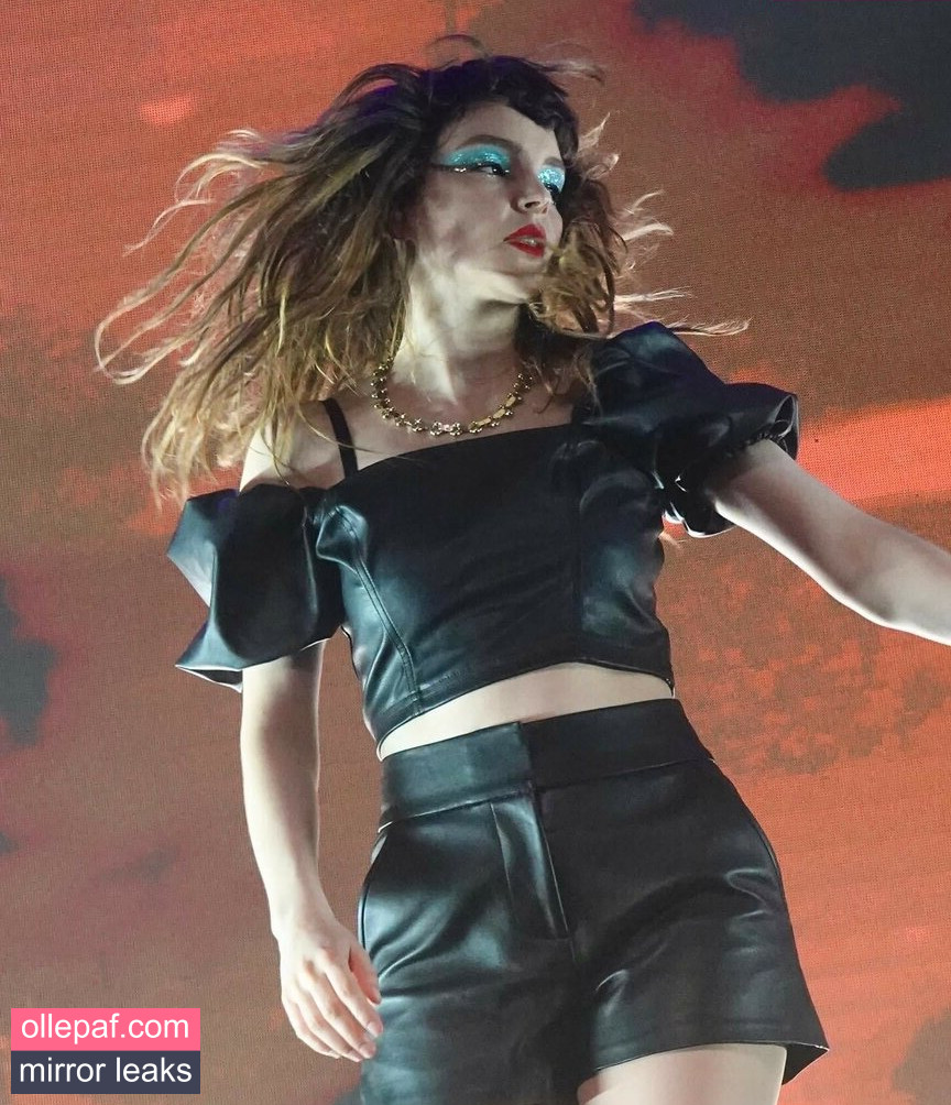 Lauren Mayberry Nude Leaks OnlyFans #1047 - Fapello