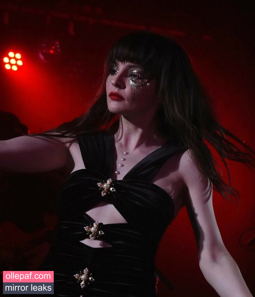 Lauren Mayberry Nude Leaks OnlyFans #524 - Fapello