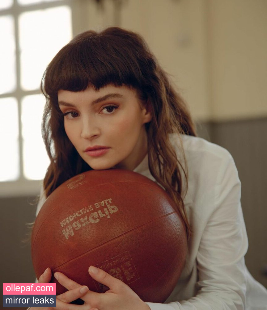 Lauren Mayberry Nude Leaks OnlyFans #69 - Fapello