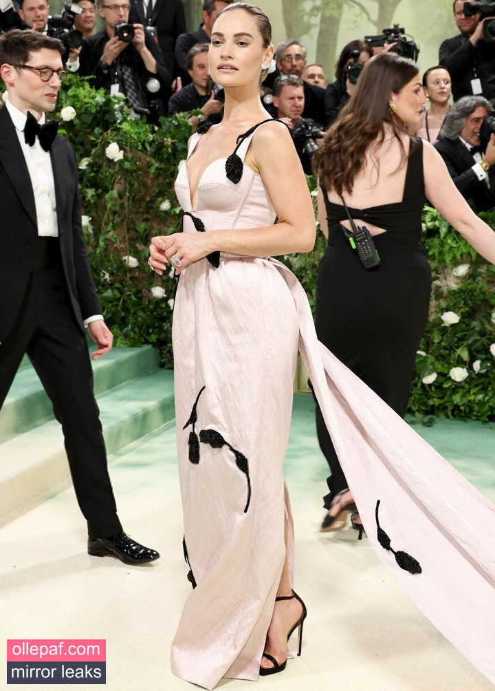 Latest Leaks Lily James Nude #427 - Fapello