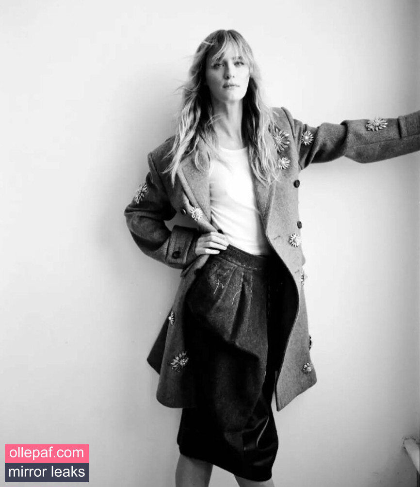 Latest Leaks Mackenzie Davis Nude #31 - Fapello
