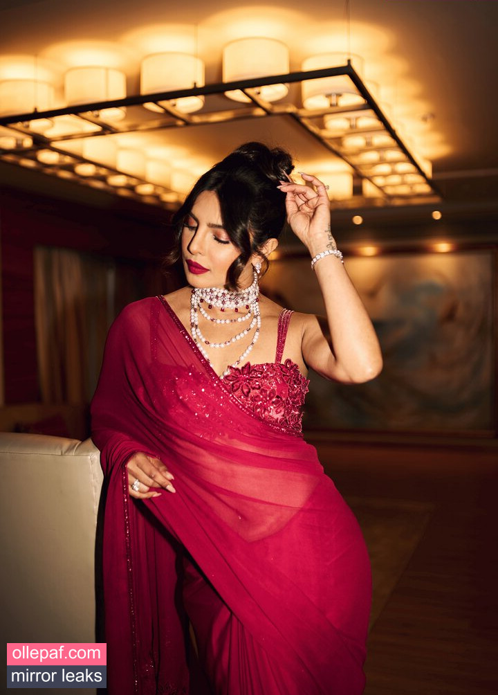 Latest Leaks Priyanka Chopra Nude #19 - Fapello