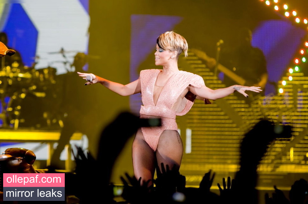 Latest Leaks Rihanna Nude #1359 - Fapello