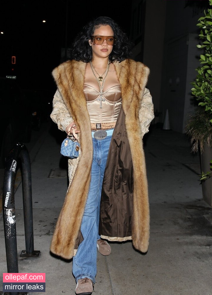 Latest Leaks Rihanna Nude #505 - Fapello